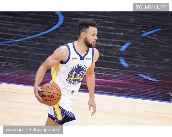 库里带病复出砍分止颓替补群体爆发成关键,库里带队